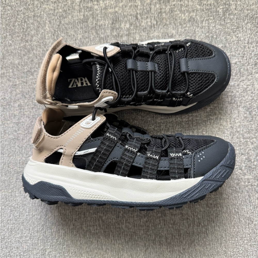 SPORTY CAGE SNEAKERS Zara . Size 12.5 .